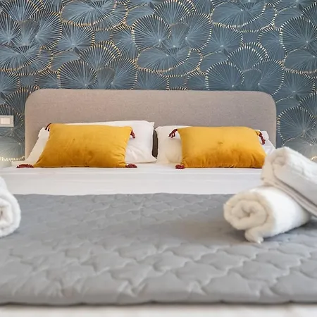 Feel Nuovo, Comodo, E A 2 Min Dalla Metro! Nápoly