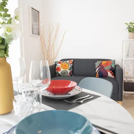 Nyaraló Feel Nuovo, Comodo, E A 2 Min Dalla Metro! Nápoly