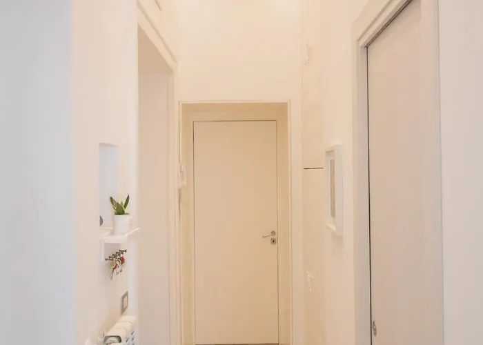 Feel Nuovo, Comodo, E A 2 Min Dalla Metro! Nyaraló *